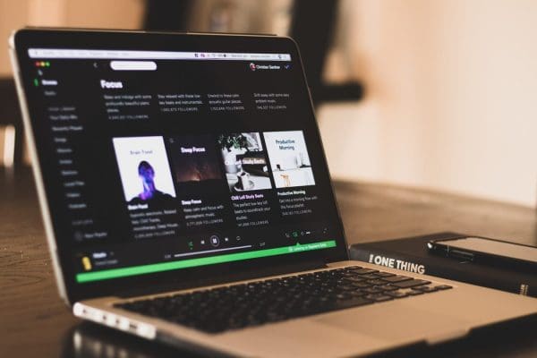 How To Organize Spotify Podcasts in Playlists
