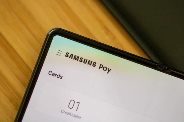 How to Use Samsung Pay With the Galaxy Z Fold 2
