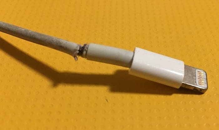 broken iphone lightning cable