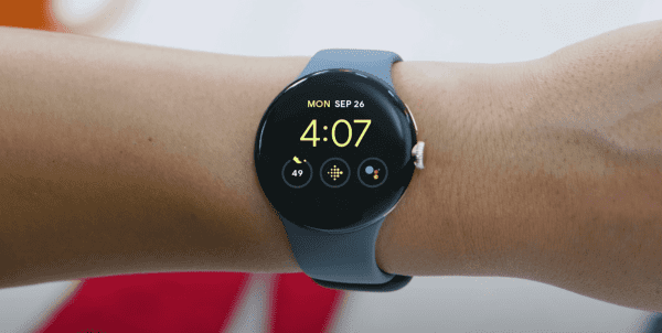 How to use Google Assistant on Pixel Watch - Complication on watch face